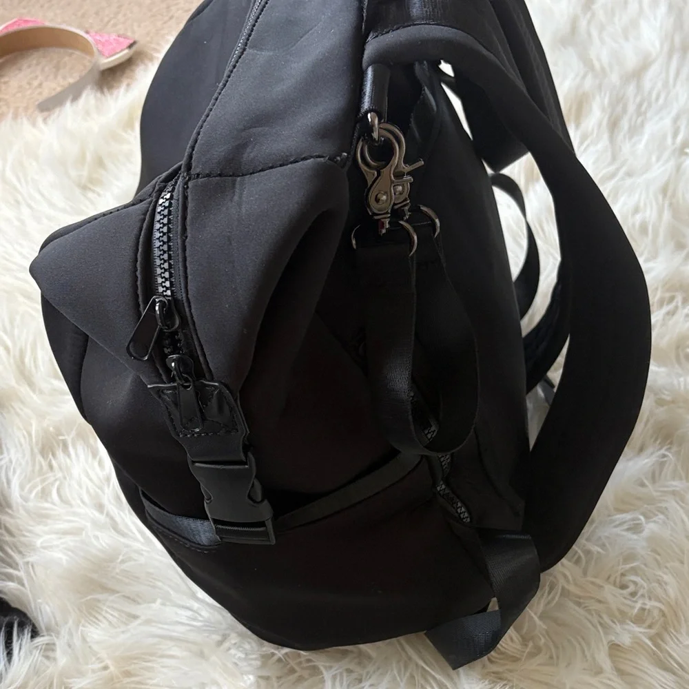 The best diaper bag! Neoprene black! Like new